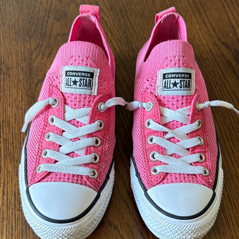 Converse Kids Sneakers in Vibrant Pink